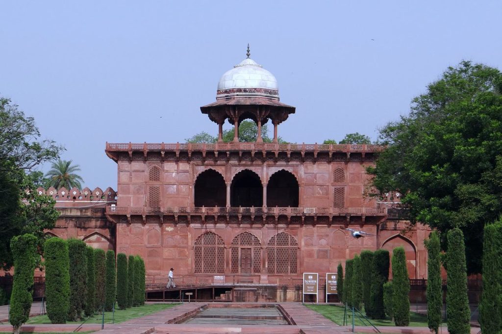 Taj Museum Agra Ka Pramukh Paryatan Sthal