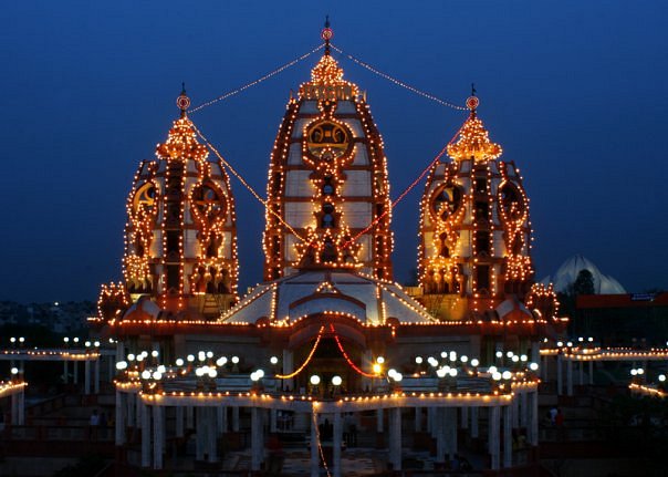 ISKCON Temple Tourist Places In Delhi In Hindi