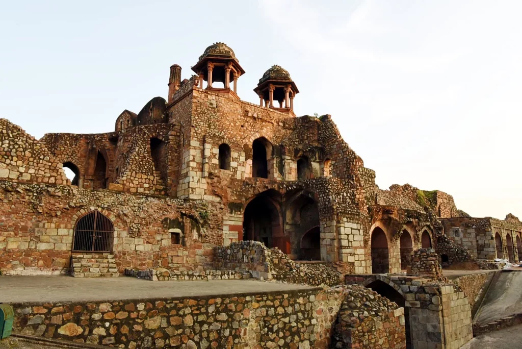 Old Fort places to visit in Delhi In Hindi 