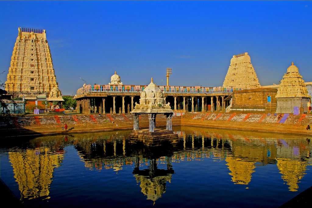 Kamakshi Amman Temple In Kanchipuram, Tamilnadu Mein Ghumne Ke Liye Khubsurat Paryatan Sthal