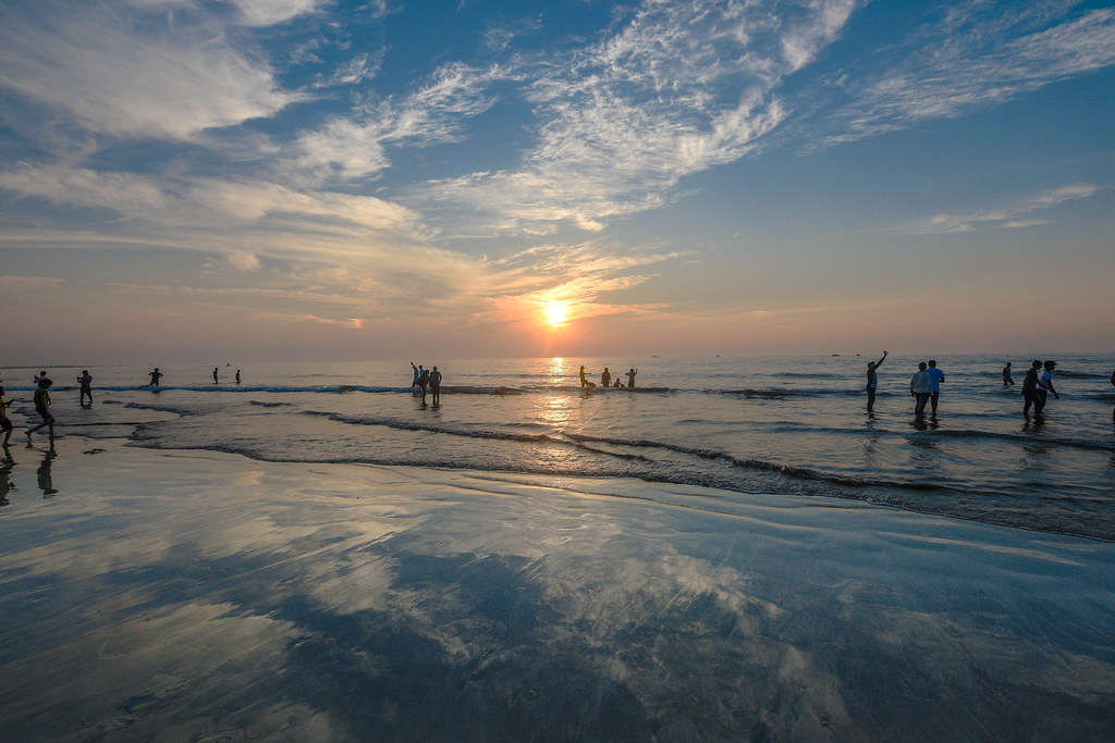 Juhu Beach Mumbai Tourism In Hindi