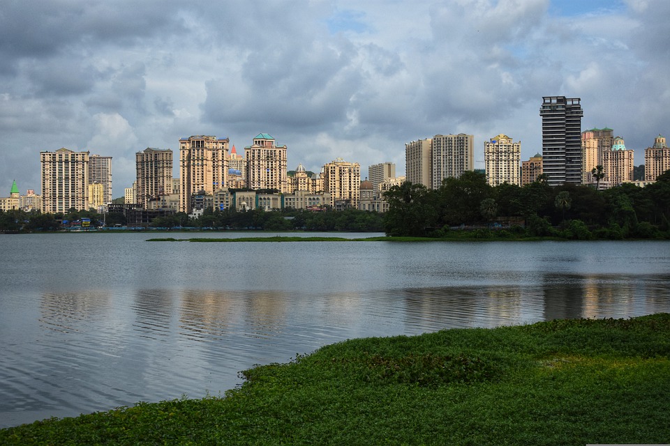 Powai Lake Places to visit in Mumbai in Hindi