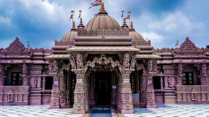 Swaminarayan Mandir Pune Me Ghumne Ki Jagah