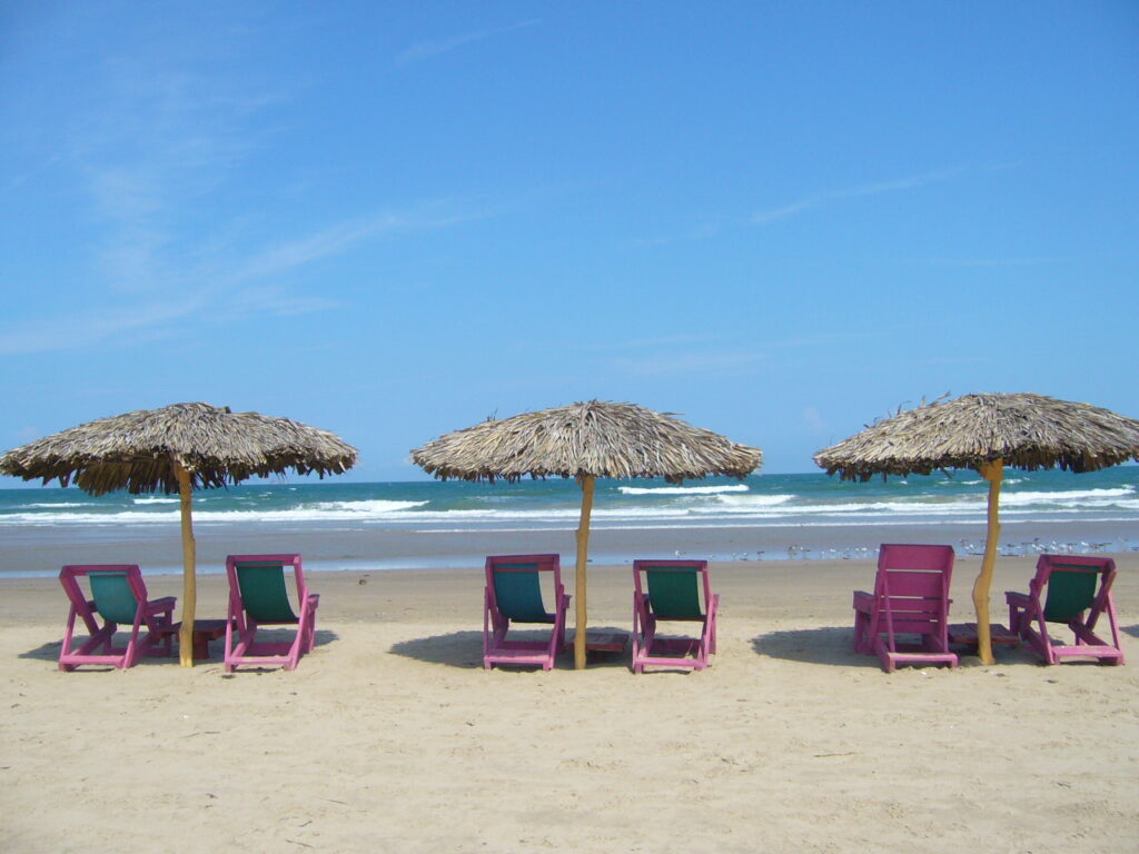 Miramar Beach Goa Me Ghumne ki jagah