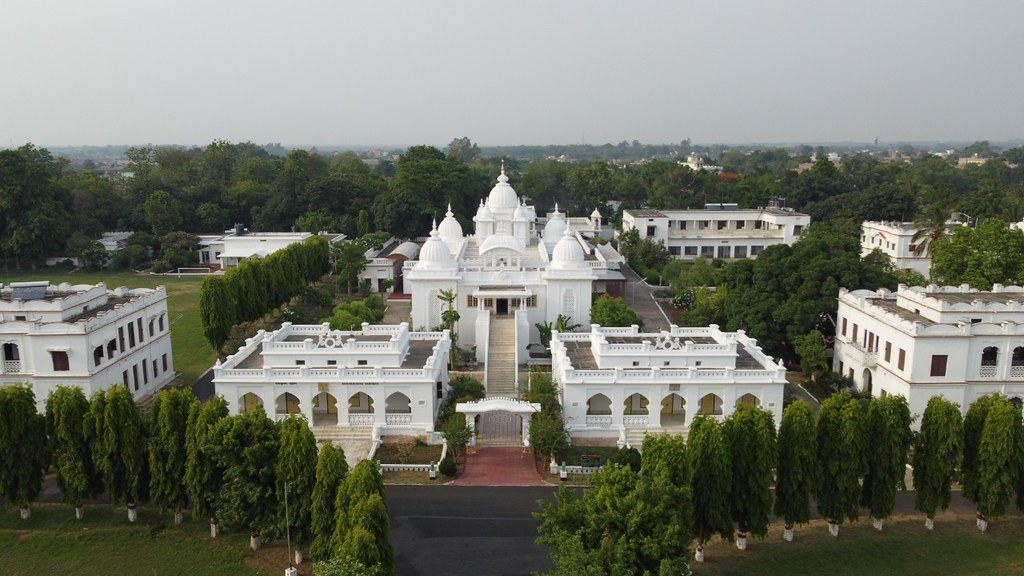 Ramakrishna Mission School Deoghar Ka Sabse Aakarshak Paryatan Sthal In Hindi