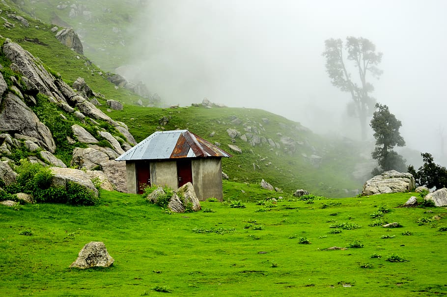 Triund - Famous Tourist Places in Dharmshala in Hindi