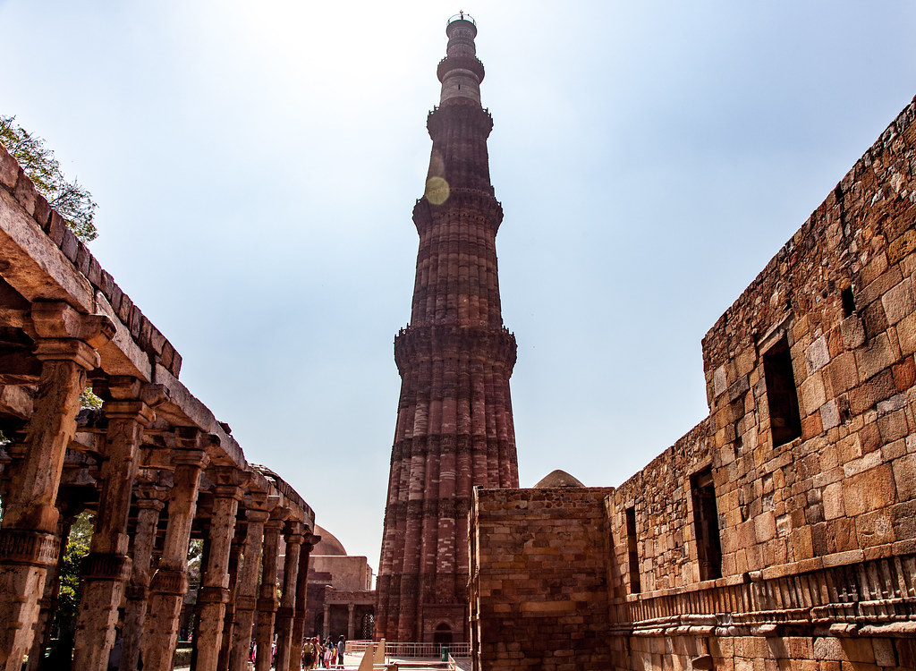 Qutub Minar in Hindi | क़ुतुब मीनार की पूरी जानकारी